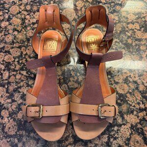 Pour la Victoire leather sandals, size 8